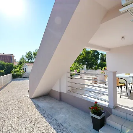 Marijana Apartment Vir